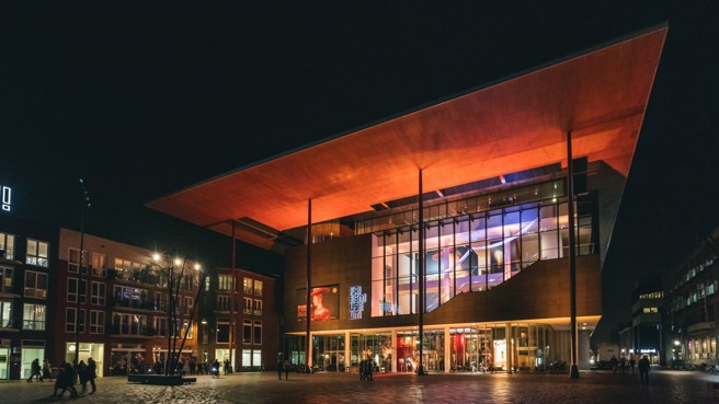 De voorgevel van het Fries Museum. De voorgevel van het Fries Museum.